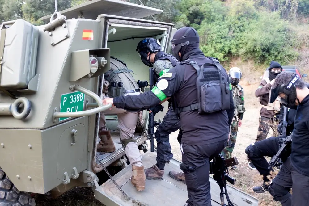 Material y equipamiento militar utilizado en la formación de oficiales del ejército español